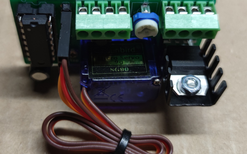 1.2.1 Servo-Unterflurweichenantrieb, programmierbar, für alle Spuren